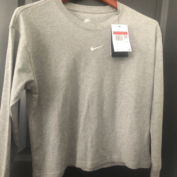 Nike grey tee Kids Size Large NWT - Picture 1 of 6
